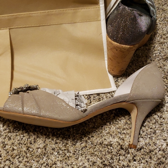 NWT Something Bleu Bleu Bridal Moon Beige Heels - Picture 8 of 8